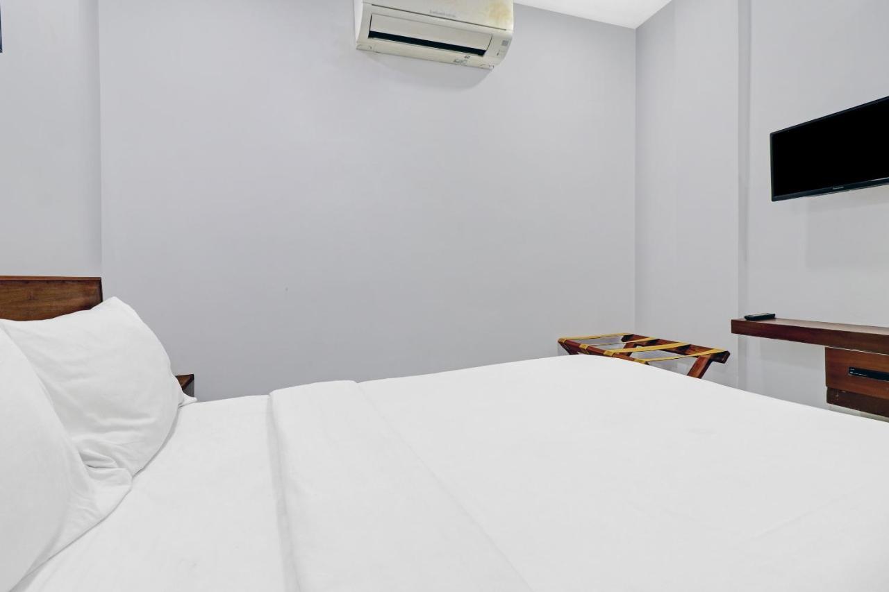 Oyo Townhouse 595 Majestic Inn Kochi Ngoại thất bức ảnh